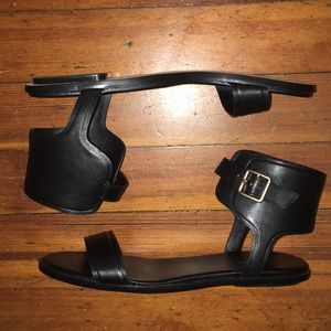 Colehaan black leather cutout sandal EUC